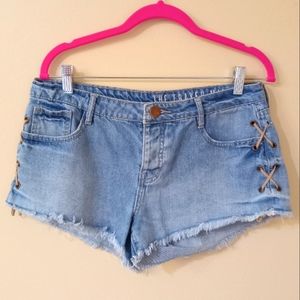 Jean shorts Daisy Duke shorts